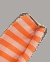 Indlæs billede til gallerivisning SHUTTERS CLUTCH - WHITE