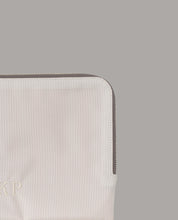 Indlæs billede til gallerivisning SHUTTERS CLUTCH - WHITE